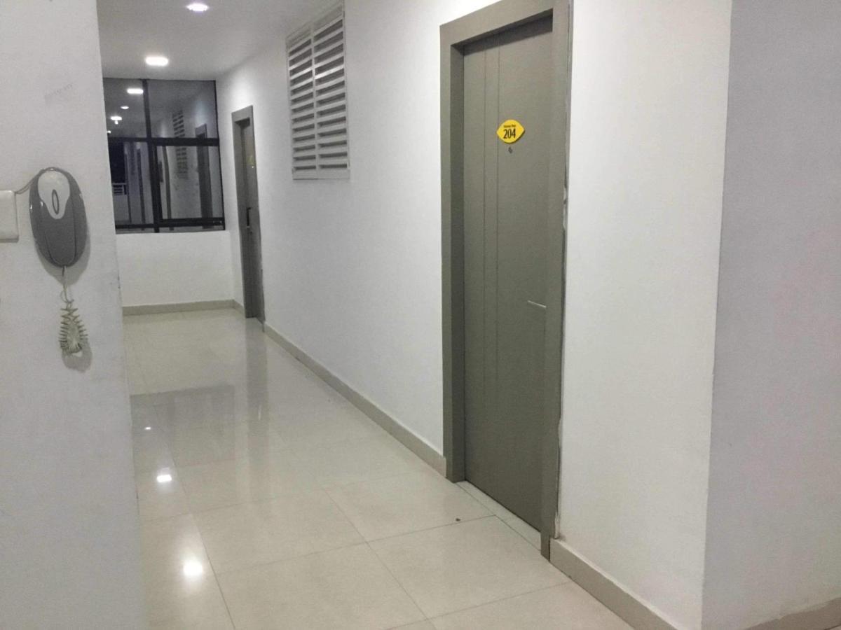 La Riviera Suites Madhapur Хидерабад Екстериор снимка